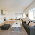 Europahuset Apartman *